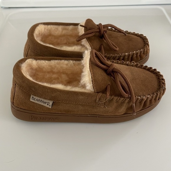 BearPaw Moc kids slippers. Size 2 - Picture 2 of 5